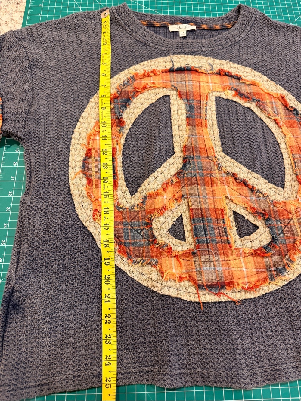 Oli & Hali Peace Sign Patchwork Sweater S Oversized Boho Plaid Mixed Media - Picture 5 of 10